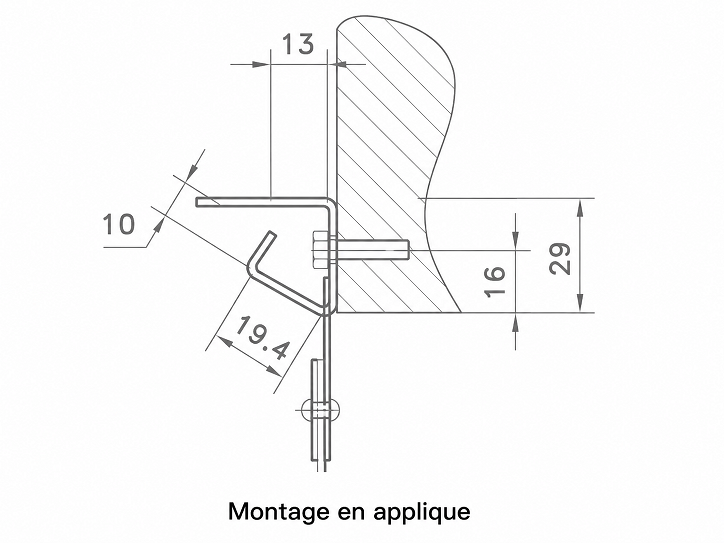 Vue en coupe du montage en applique, contre le mur