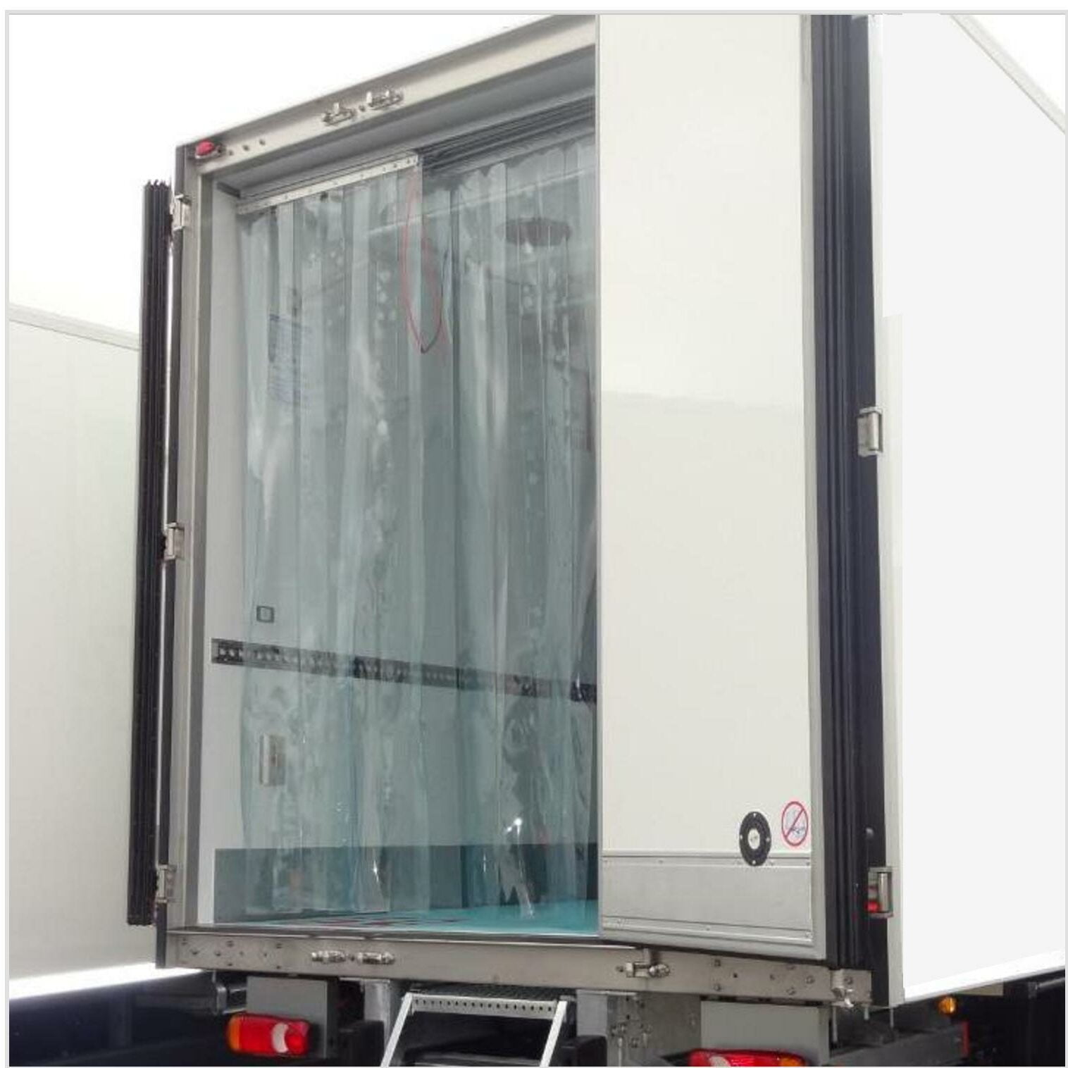 Installation d'un rideau à lanières PVC sur camion frigorifique pour transport de viande - Fes